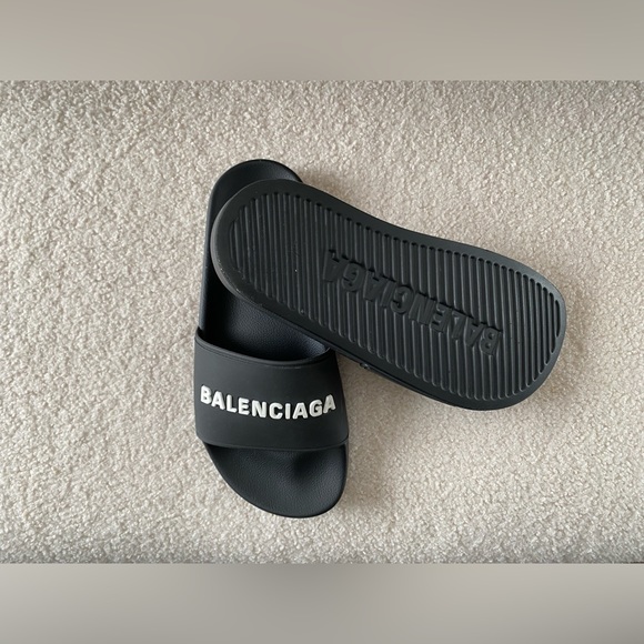 **SOLD*** AUTHENTIC Balenciaga Slides - Picture 3 of 5